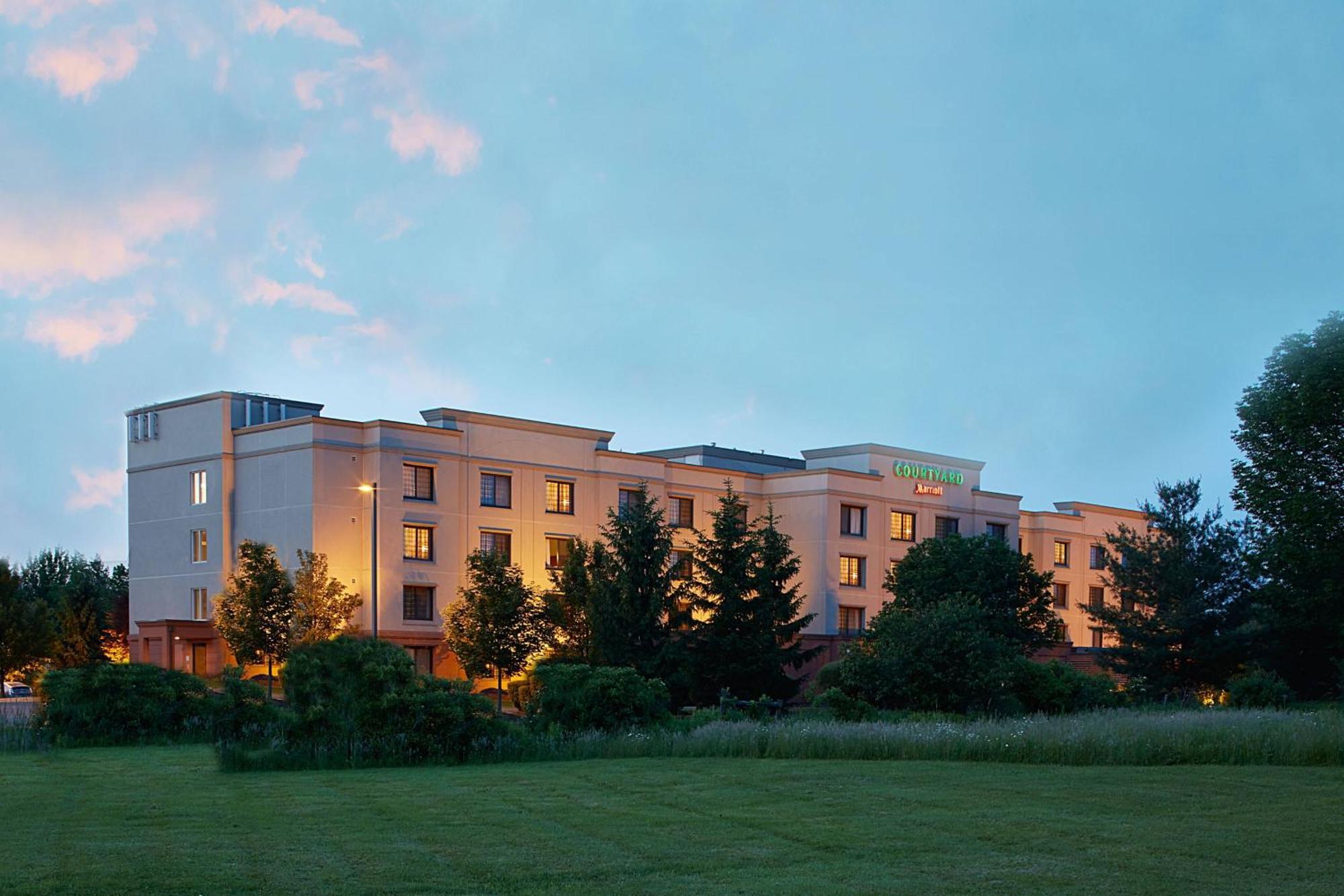 Courtyard By Marriott Ithaca Airport/University Exterior foto